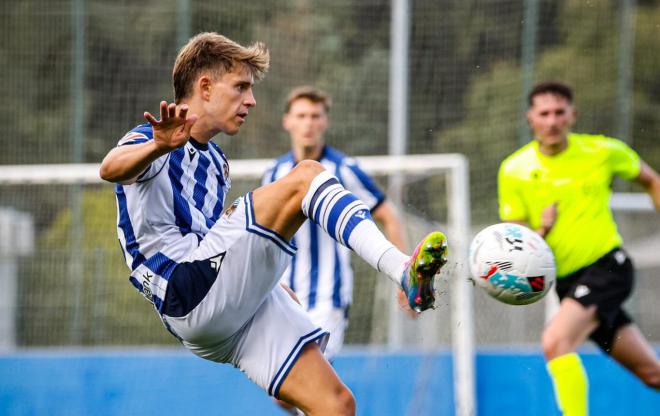 Iñaki Rupérez anota su gol en el Real Sociedad-Rennes (Foto: RSO).