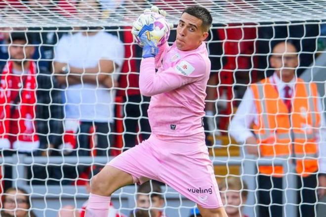 Alex Padilla ataja en la pretemporada ante el Liverpool en Anfield (Foto: Athletic Club).