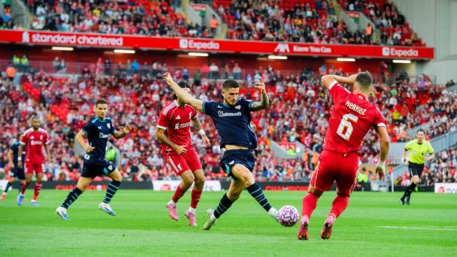 Oihan Sancet, en pretemporada ante el Liverpool en Anfield (Foto: Athletic Club).