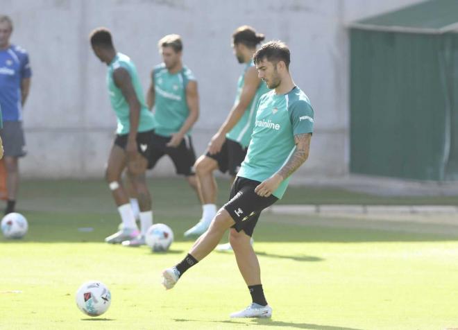 Iker Losada, entrenando con el Betis en Austria (Foto: Real Betis)