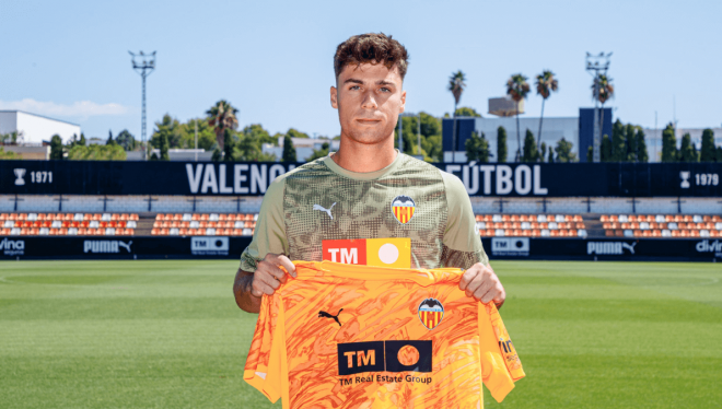 Vicent Abril renueva con el Valencia (FOTO: VCF).