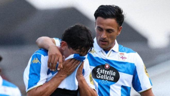Charlie Patiño celebra un gol con el Dépor (FOTO: @RCDeportivo).