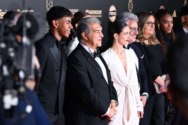Lamine Yamal, Joan Laporta y Aitana Bonmatí, en la gala del Balón de Oro 2024 (Cordon Press)