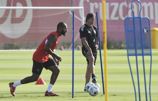 Marcao, en un entrenamiento del Sevilla (Foto: Kiko Hurtado).