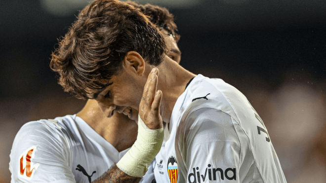 Javi Guerra celebra un gol en el Trofeo Naranja (Foto: VCF).
