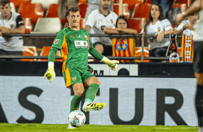 Julen Agirrezabala en Mestalla (Foto: Valencia CF)