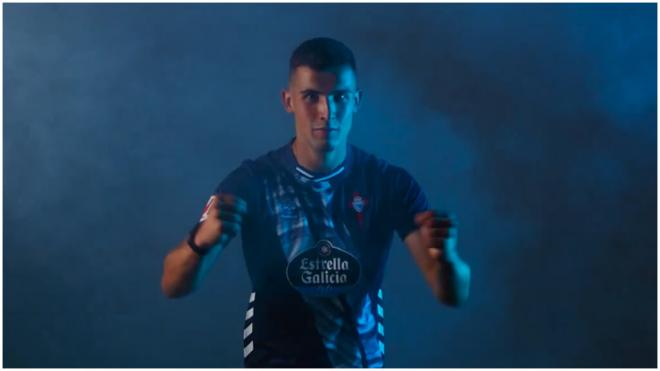 Carlos Domínguez renueva hasta 2028. (@RCCelta)