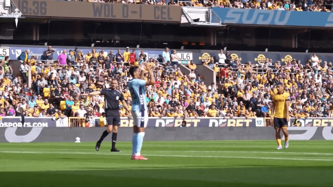 Jones El-Abdellaoui se lamenta tras fallar su jugadón en el Wolves-Celta.