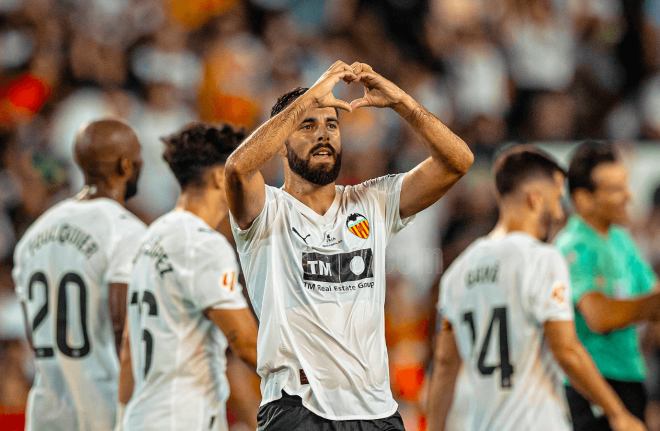 Luis Rioja uno de los veteranos que ya sabe lo que es marcar en Barcelona (Foto: Valencia CF)