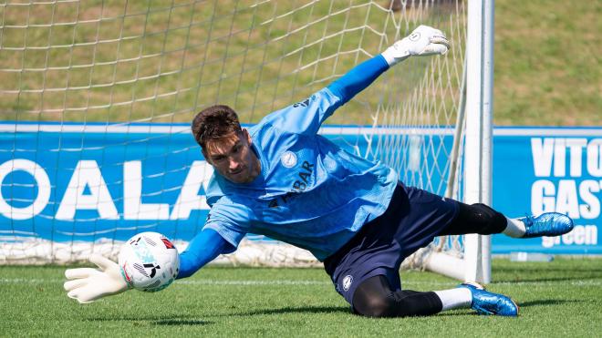 Adrián Rodríguez, en un entrenamiento (Foto: Deportivo Alavés).