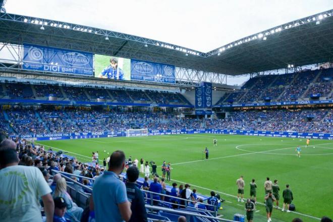 Afición del Real Oviedo en el Carlos Tartiere (Foto: ROV).