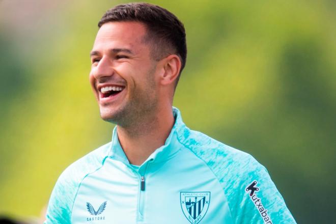 La sonrisa de Gorka Guruzeta en Lezama (Foto: Athletic Club).