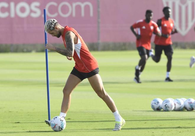 Januzaj, durante la sesión del lunes (Foto: Kiko Hurtado).