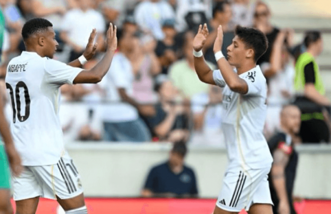 Kylian Mbappé y Arda Güler ante el Tirol (Foto: X)