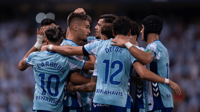Los jugadores del Málaga celebran un gol ante el Betis en pretemporada (Foto: MCF).