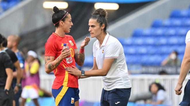 Montse Tomé, junto aJennifer Hermoso en los JJOO de París 2024 (foto: Cordon Press).
