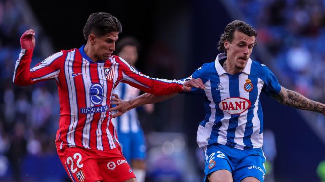 Giuliano Simeone y Carlos Romero en el Espanyol - Atlético de Madrid (Fuente: Europa Press)