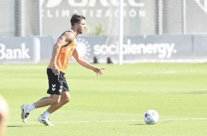 Lo Celso, en el entrenamiento (Foto: Kiko Hurtado)