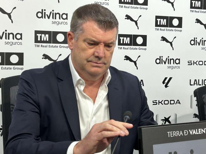 Ron Gourlay en su rueda de prensa con el Valencia CF habló de Diego López. (Foto: ElDesmarque)