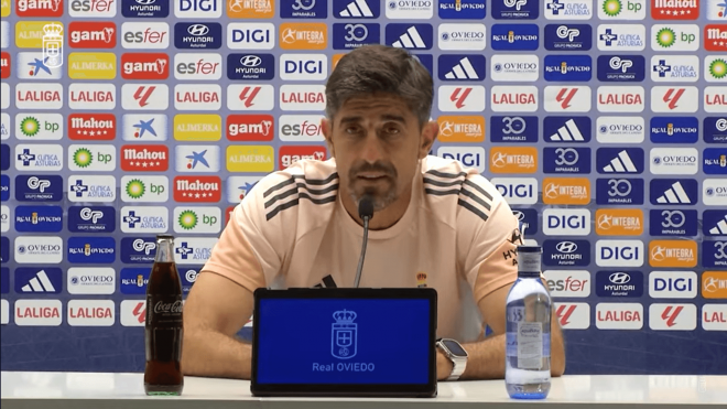 Veljko Paunovic, en rueda de prensa del Real Oviedo.