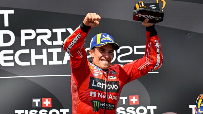 Marc Márquez celebrando el triunfo en República Checa (Foto: Cordon Press)