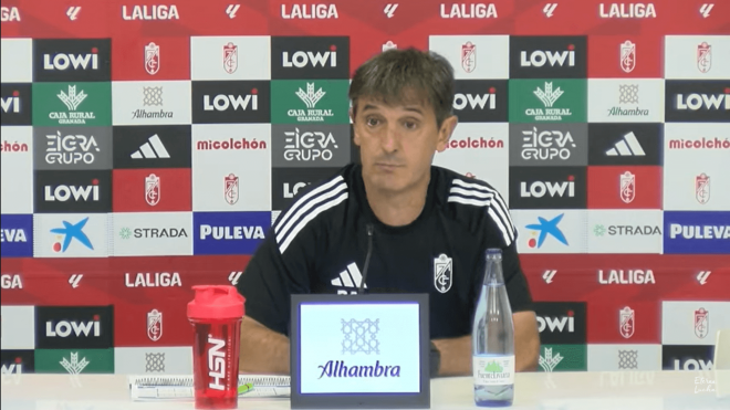 Pacheta, en rueda de prensa del Granada.