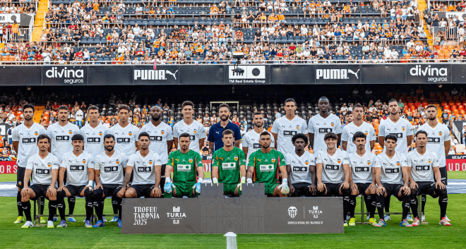 Plantilla del Valencia CF en el Trofeo Naranja