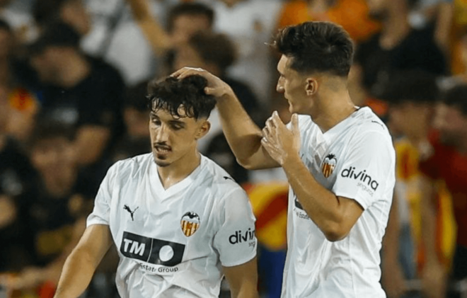 Diego López celebra el gol ante la Real (Foto: Valencia CF)