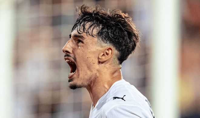 Diego López celebra el gol ante la Real (Foto: Valencia CF)