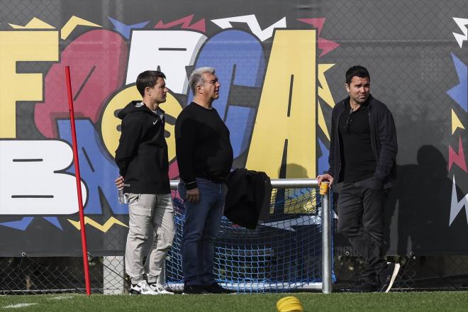 Bojan,Laporta y Deco en un entrenamiento del Barça (Europa Press)