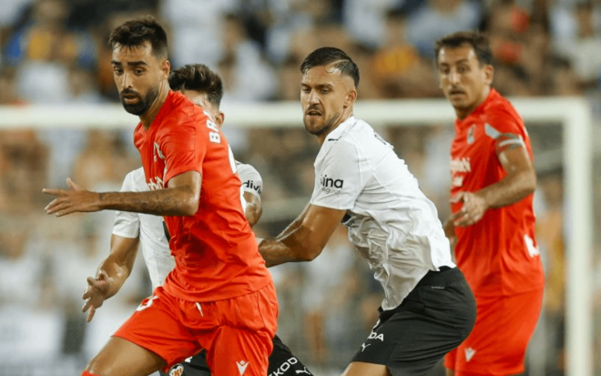 José Copete debuta con el Valencia CF ante la Real (Foto: LALIGA)