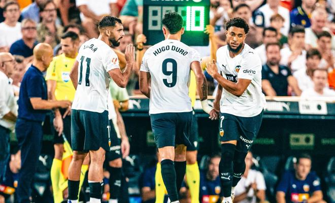 Arnaut Danjuma debuta en el Valencia CF, cambio por Hugo Duro (Foto: Valencia CF)