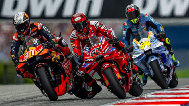 Pecco Bagnaia, entre Pedro Acosta y Fermín Aldeguer en Austria (Foto: Ducati).