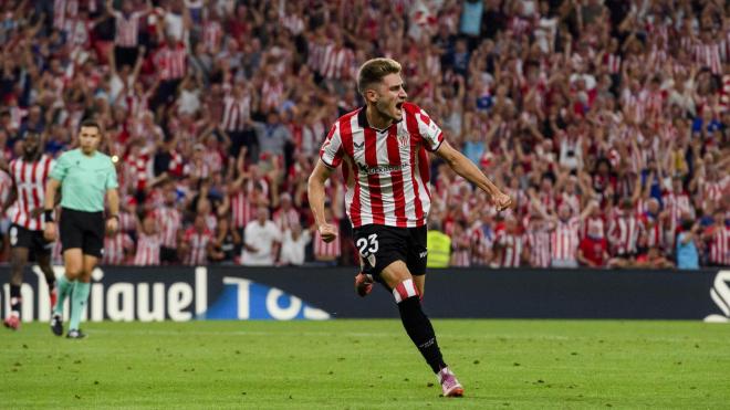 Robert Navarro marca en su debut ante el Sevilla en San Mamés (Foto: Athletic Club).