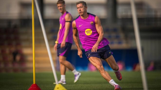 Robert Lewandowski en el entrenamiento del FC Barcelona (Foto: Europa Press)