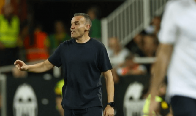 Sergio Francisco, entrenador de la Real, habló de Sadiq (Foto: LALIGA)