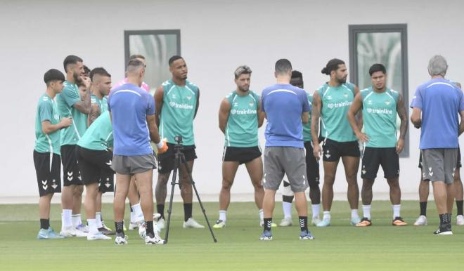 Imagen del entrenamiento del Betis (Foto: Kiko Hurtado)
