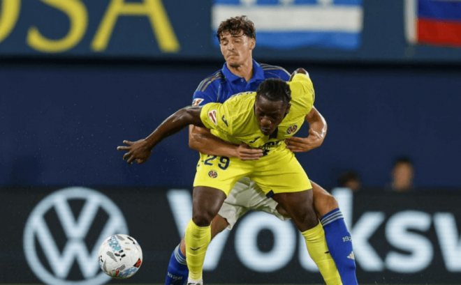 Oier Luengo ante el Villarreal. (Foto: LALIGA)