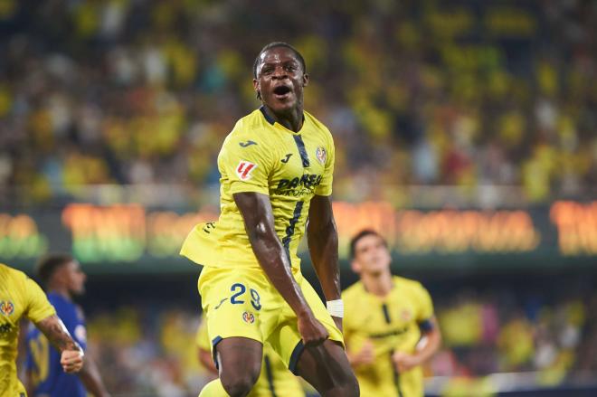 Etta Eyong, en un partido con el Villarreal (Foto: Cordon Press).