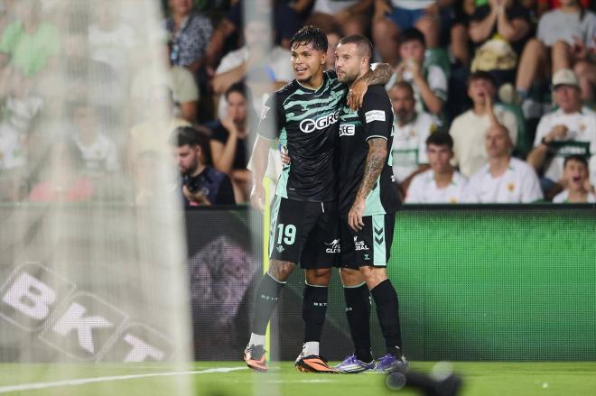 Celebración del gol de Ruibal al Elche (Foto: Europa Press)
