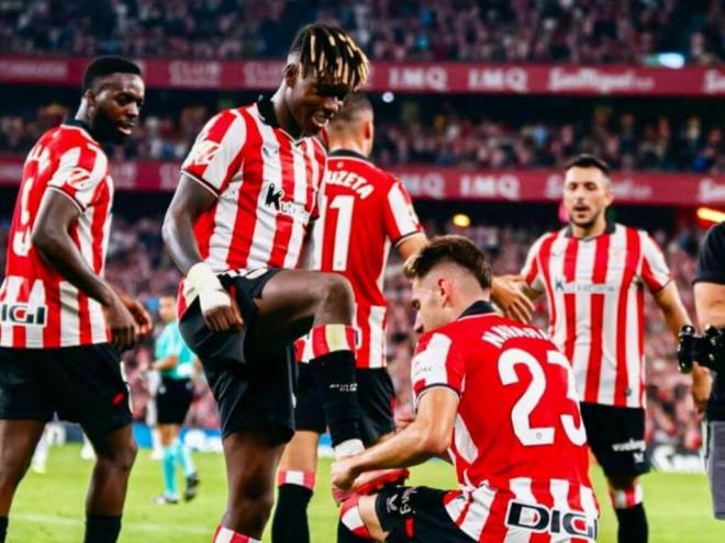 Nico Williams y Robert Navarro, ante el Sevilla en San Mamés (Foto: Athletic Club).