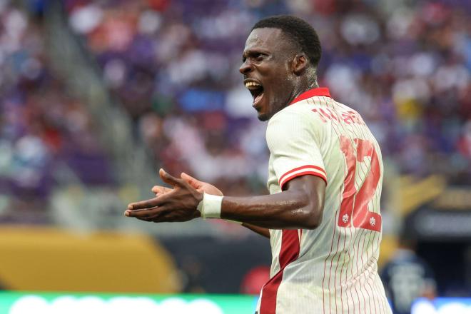 Tani Oluwaseyi, durante un partido con Canadá en la Copa Oro (Foto: Cordon Press).
