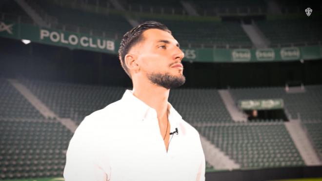 Rafa Mir, a su llegada a Elche.