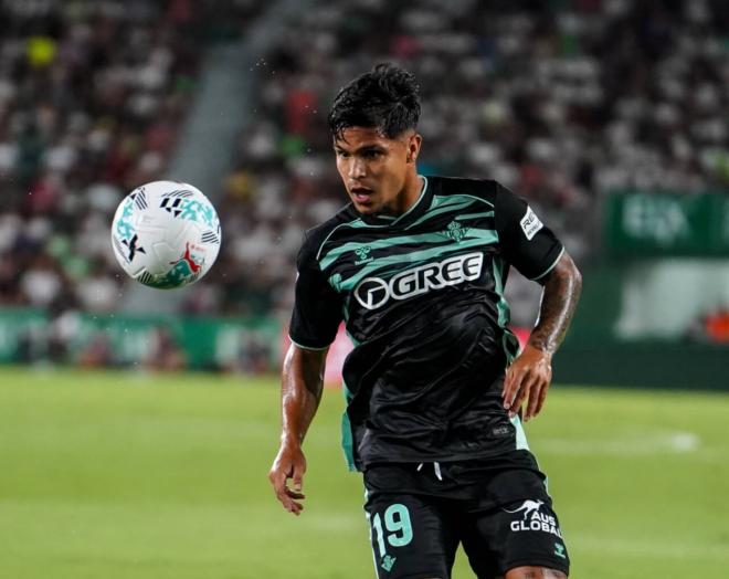 Cucho Hernández, ante el Elche (Foto: Cordonpress)