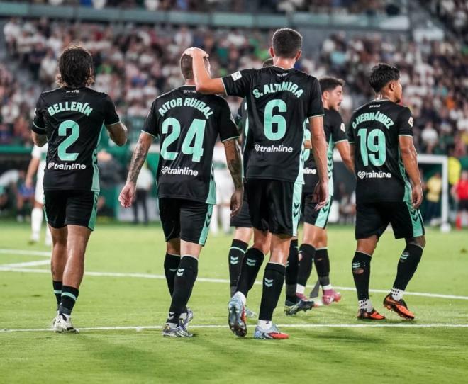 Celebración del gol de Ruibal al Elche (Foto: Cordonpress)