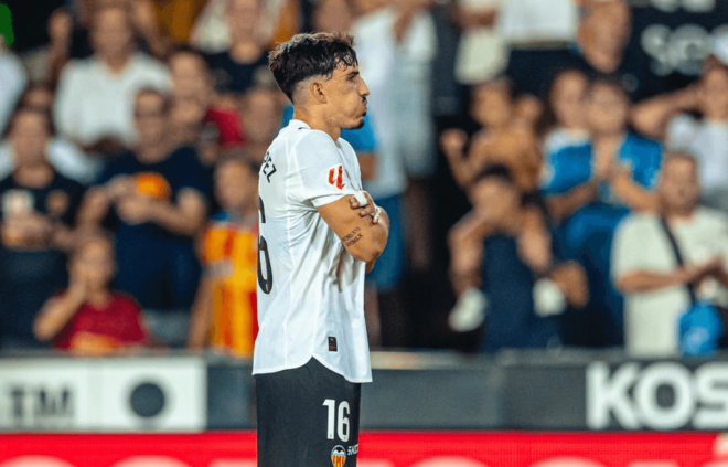 Diego López celebra su gol ante la Real Sociedad (Foto: Valencia CF)