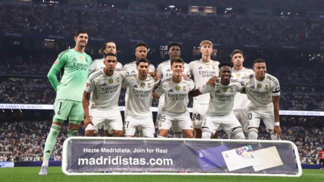 Los jugadores del Real Madrid posan ante Osasuna (Foto: Cordon Press)