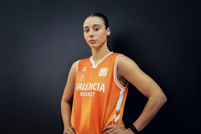 Valencia Basket presenta su nueva piel naranja para estrenar el Roig Arena