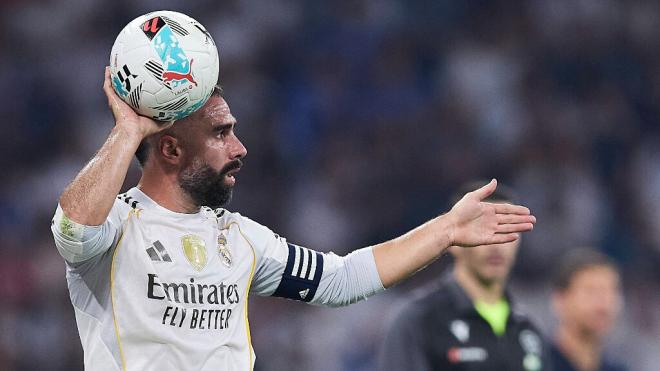 Dani Carvajal en su vuelta al Bernabéu (Cordon Press)