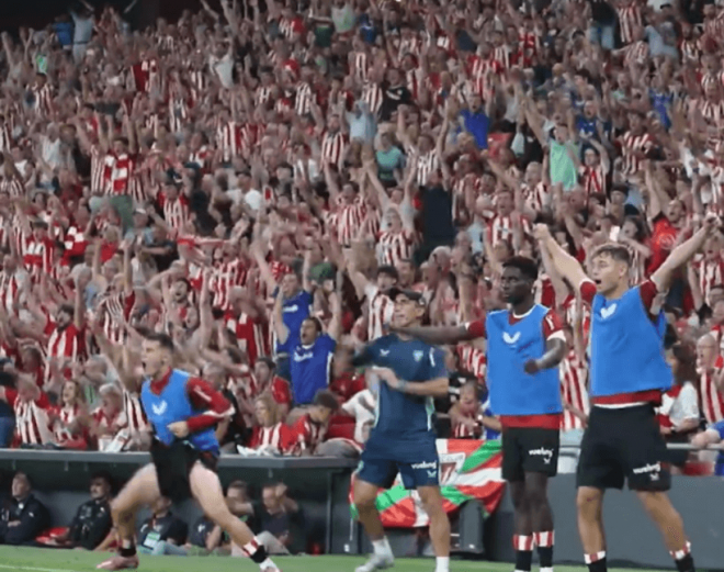 Urko Izeta se vuelve loco con el gol de Robert Navarro al Sevilla. (Foto: Athletic)